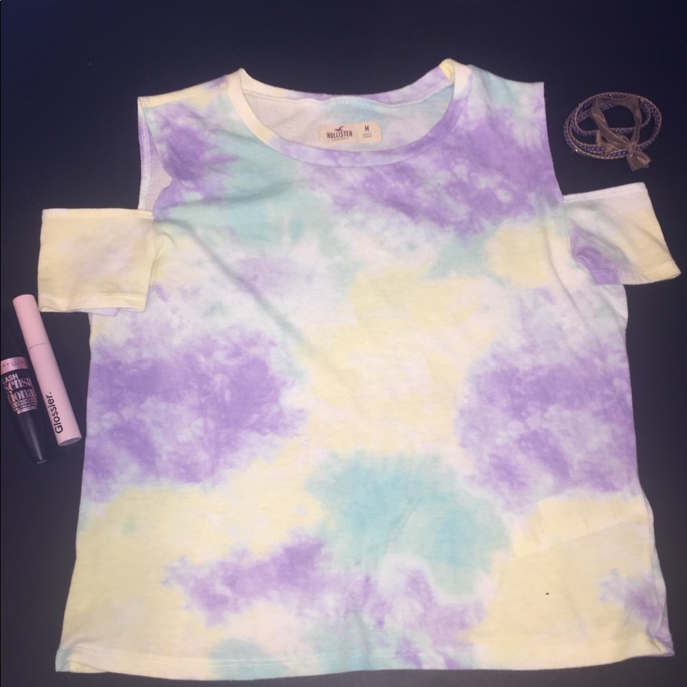Tie-dye Tee Shirt 🍬        With shoulders cut out